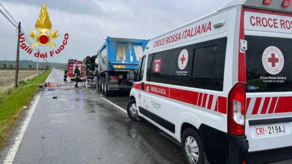 Incidente mortale a Carisio: muore camionista